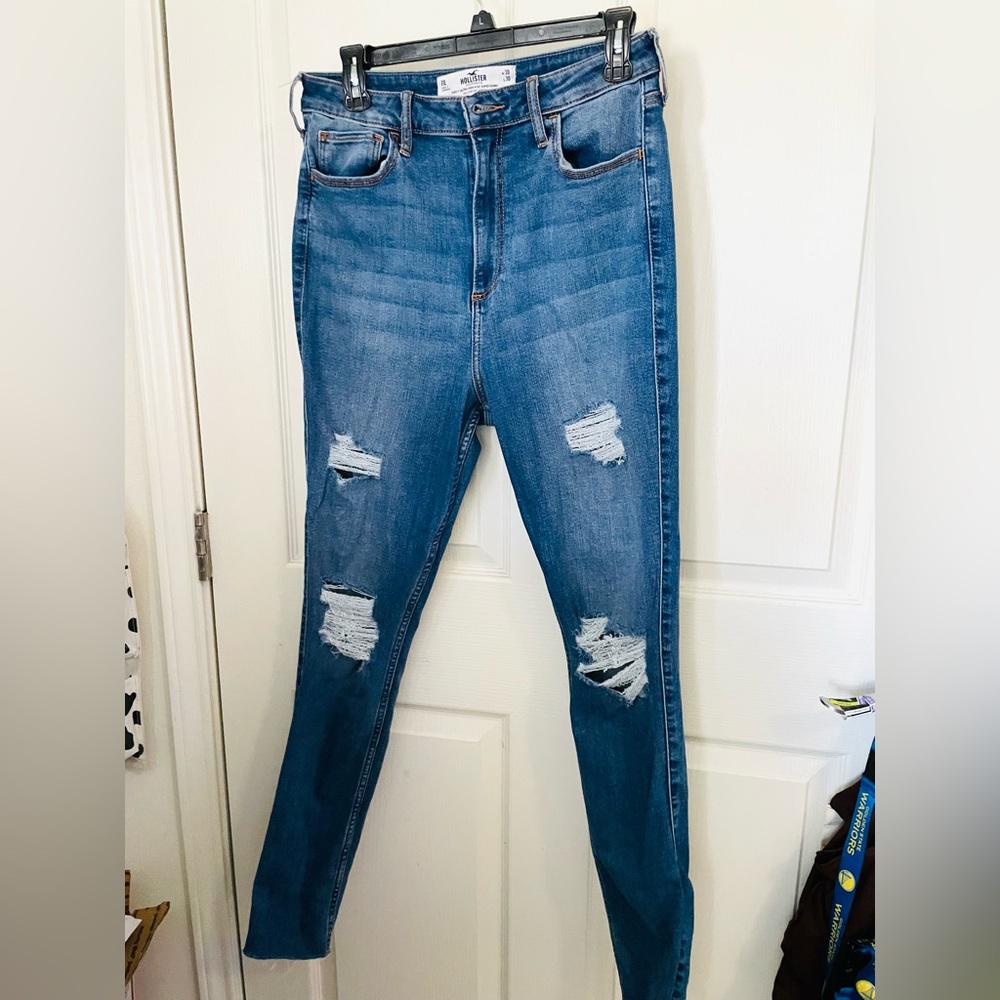 Hollister High Rise Skinny jeans